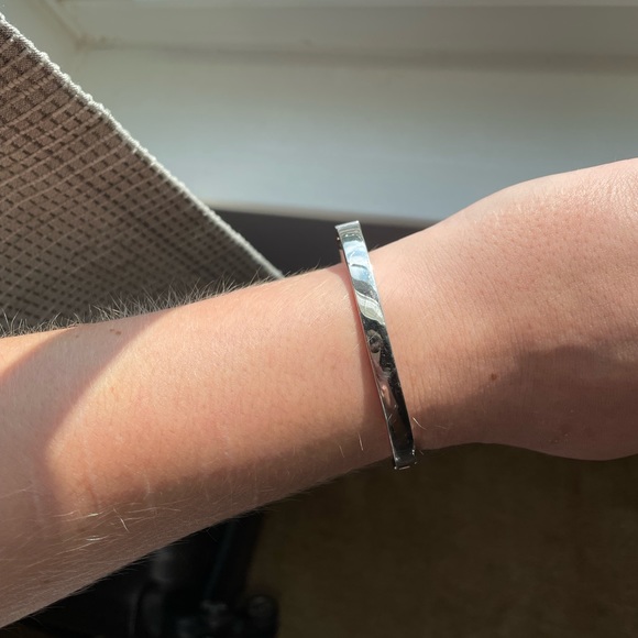 Aurate Classic Gold Hinge Bracelet - Picture 6 of 6